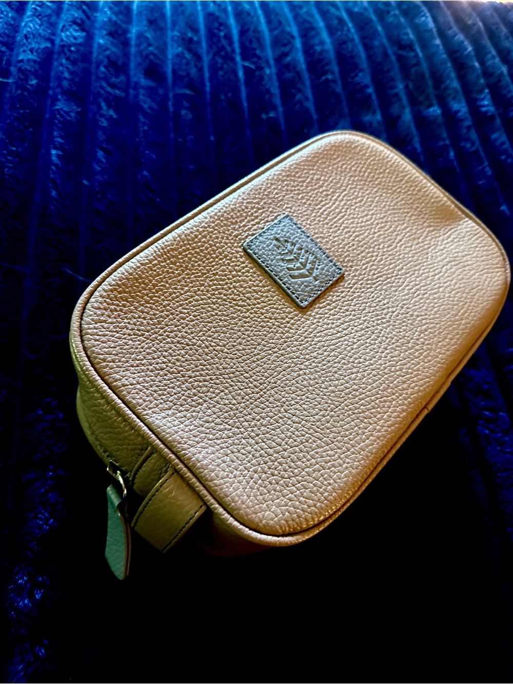 ULTRA RARE Four Seasons Private Jet Experience Amenity Case Pouch